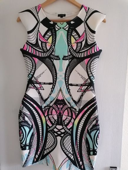 Dresses & Skirts - River Island Dress Size 12 Bodycon Cream Black Pastels
